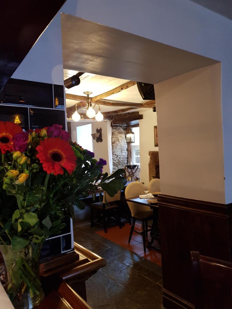 The Royal Oak Hotel Chapel-en-le-Frith Buitenkant foto